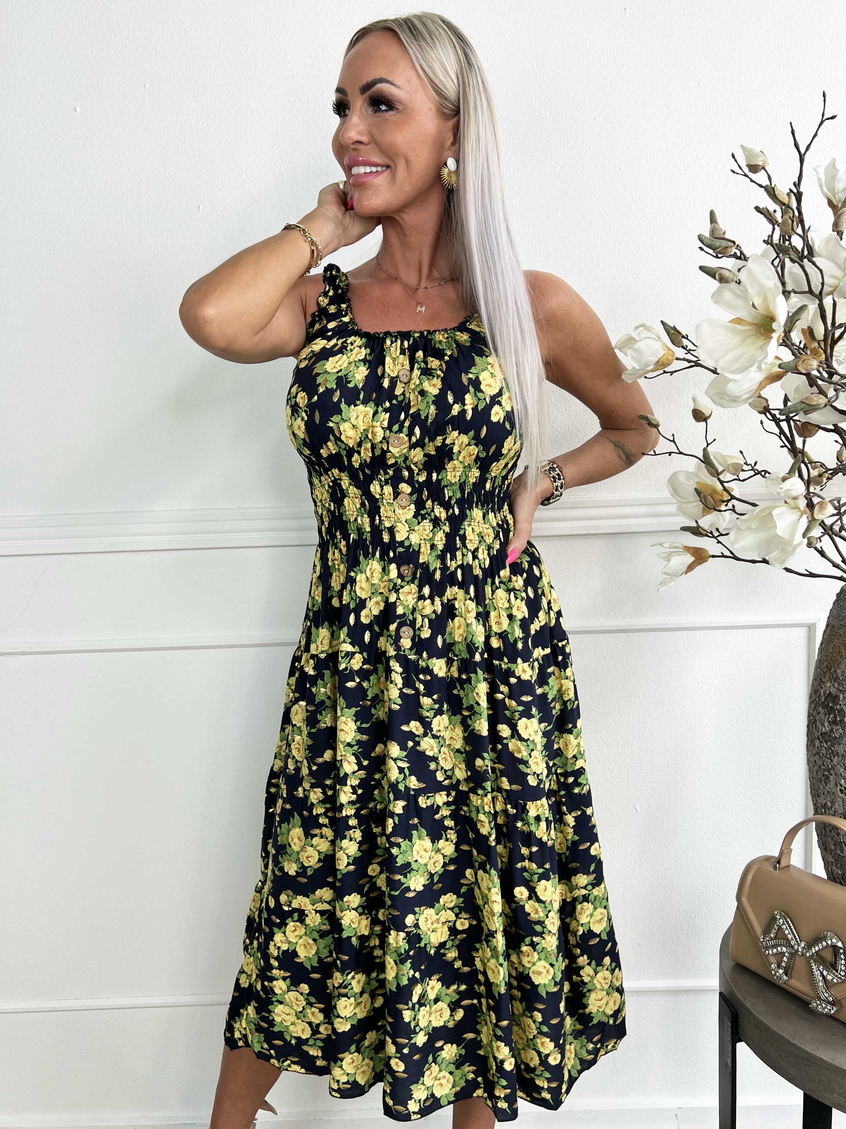 Kajsa - Söt bandklänning i viskos med rosmotiv och smock